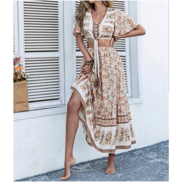 Bellanblue Dresses & Skirts - Boho Floral Print Button up Crop Top Maxi Skirt Set